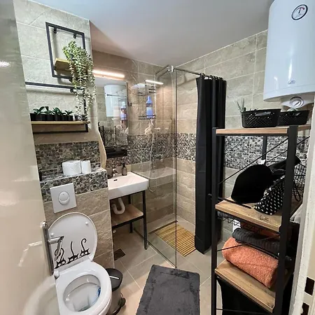 Apartment A 24 *